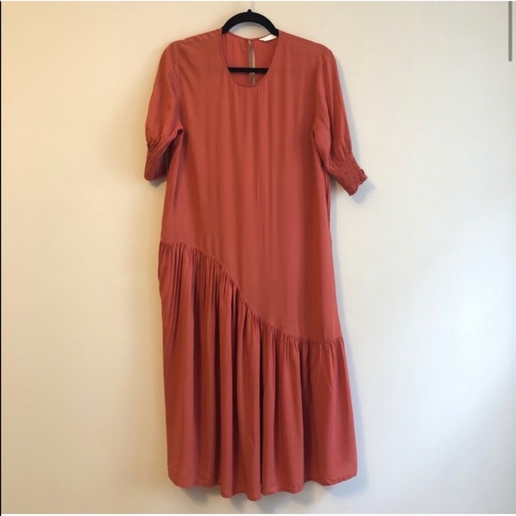 LMND Dresses & Skirts - LMND Rust Colored Flowy MIDI Dress